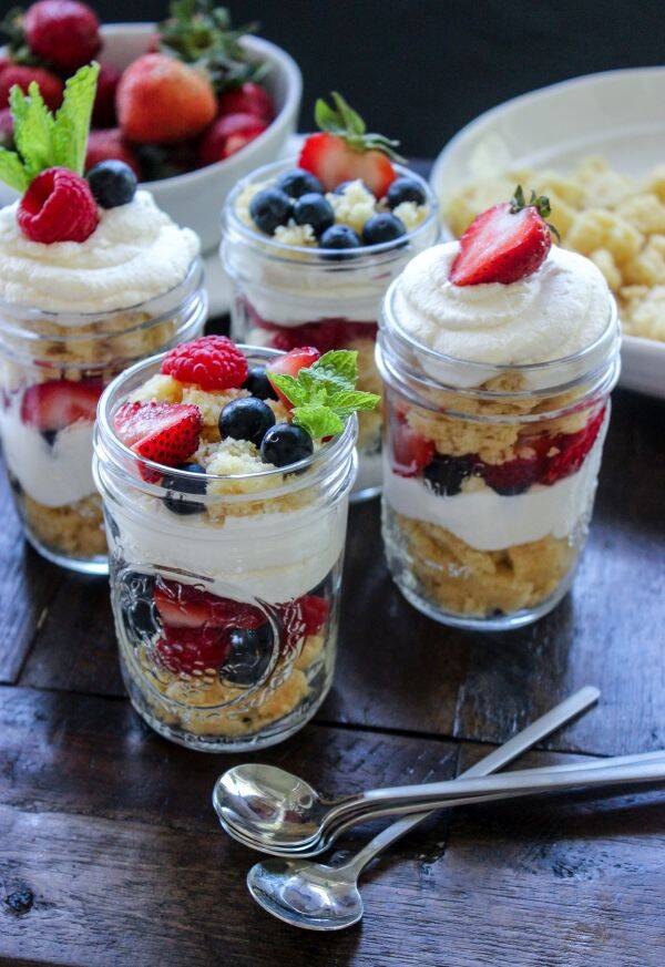 Keto Berry Cake In A Jar